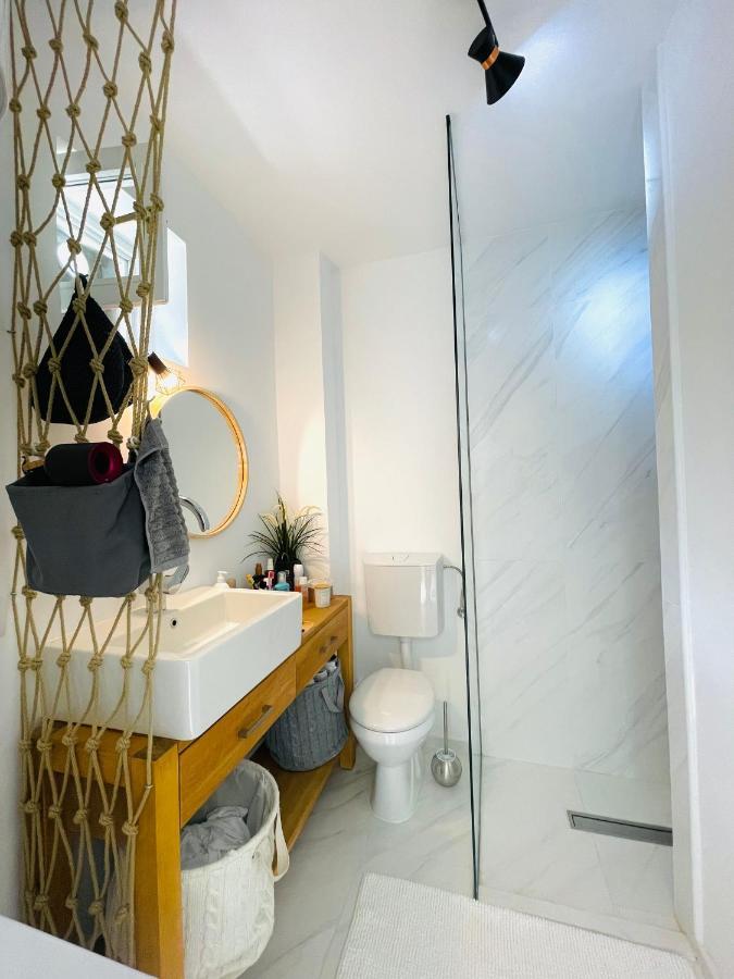 Chic Sea Front Apartment With Breathtaking Kotor Bay View Donji Stoliv Exterior foto